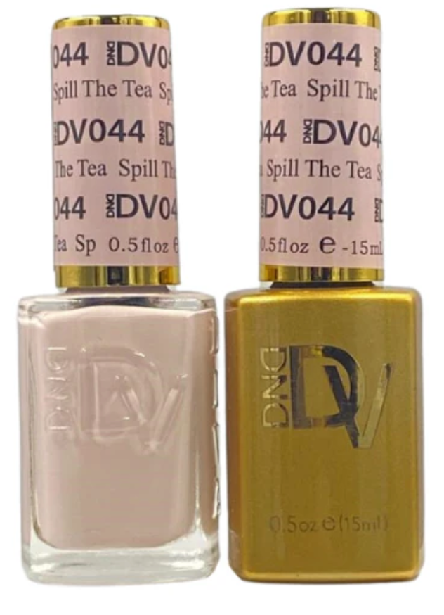 044 Derrama el té
