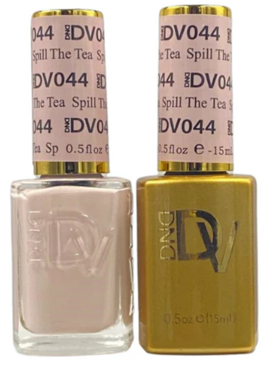 044 Derrama el té