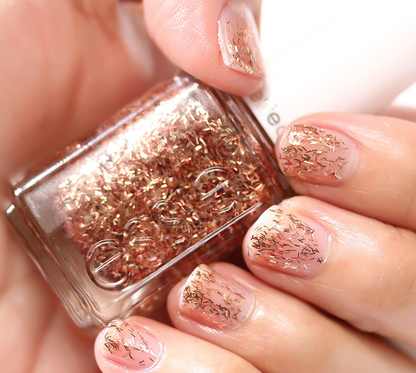 [DISCONTINUED] ESSIE Tassel Shaker #945